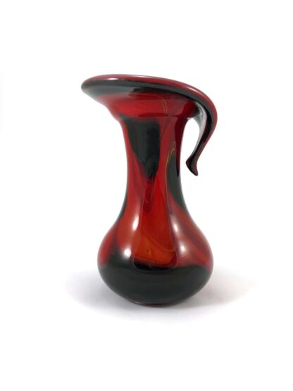Stylish glass vase with 'drip' rim